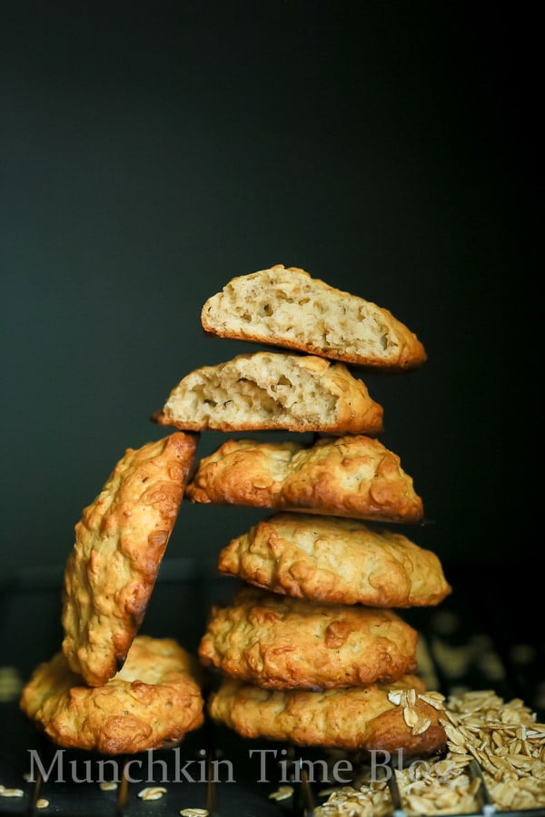 Banana Oatmeal Cookies Recipe - www.munchkintime.com #cookiesrecipe #bananarecipes