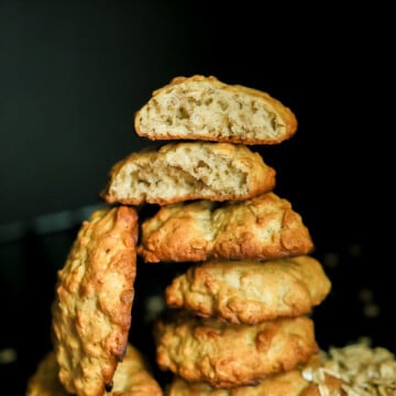 Super delicious and super scrumptious Banana Oatmeal Cookies Recipe. Made of ripe bananas and healthy oatmeal. Best Banana Oatmeal Cookies Recipe out there in my opinion and I am sure you will love these oatmeal cookies too! - www.munchkintime.com #cookiesrecipe #bananarecipes