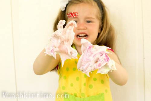 2 Ingridients For Fun and Messy Sensory Play Activity - Munchkin Time