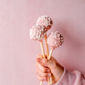 Easy Vanilla Cake Pops with Cake Pop Maker