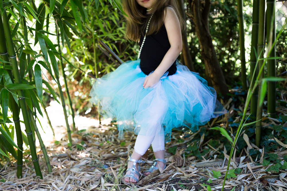 How To Make #Frozen #Tutu – Easy DIY Tutorial -It is a super easy DIY, it's fast to create and finally it is CHEAP. https://www.munchkintime.com/