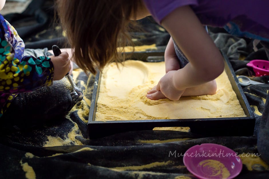 Baby-Safe Baby-Sand Fun Indoor Activity