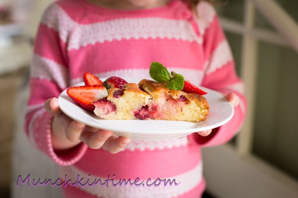 Easy #recipeforkids Best Strawberry Pie Recipe - easy step by step recipe with pictures. www.munchkintime.com