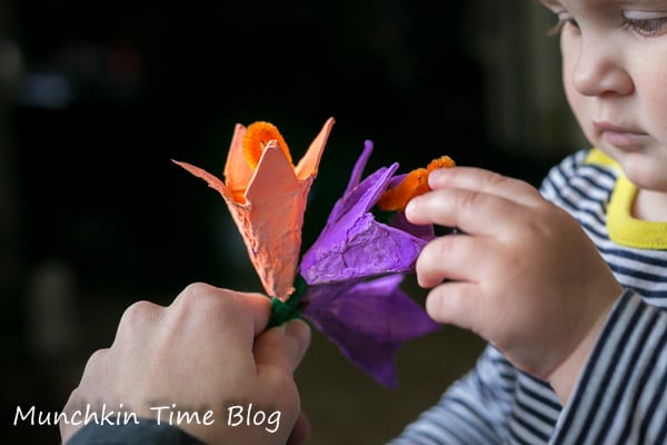 Earth Day Craft for Kids - Egg Carton Tulip Flowers #eggcarton #kidscraft