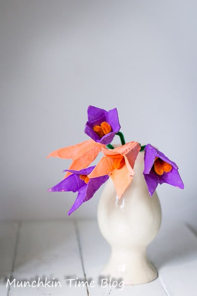 Earth Day Craft for Kids - Egg Carton Tulip Flowers #kidscraft #eggcarton #earthday