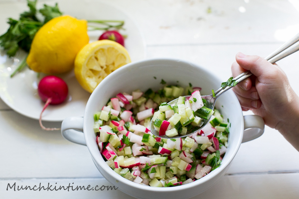 Summer Salad Recipe #saladrecipe https://www.munchkintime.com/