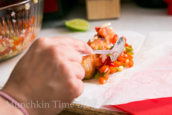 Oven Baked Alaskan Cod Parcels and Roasted Vegetables #codrecipe #dinnerrecipe www.munchkintime.com