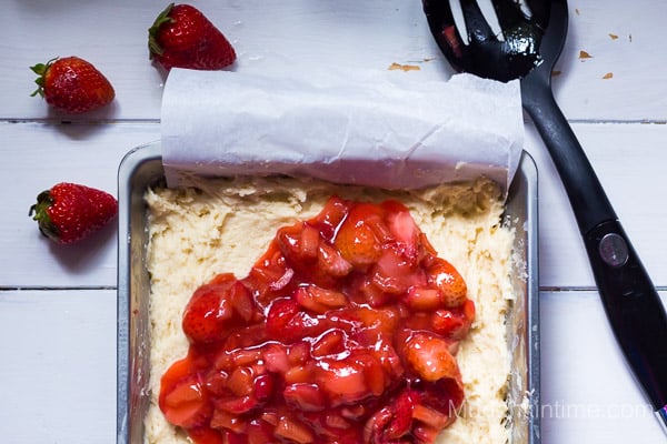 Scrumptious Strawberry Rhubarb Cake Recipe - www.munchkintime.com #dessertrecipe