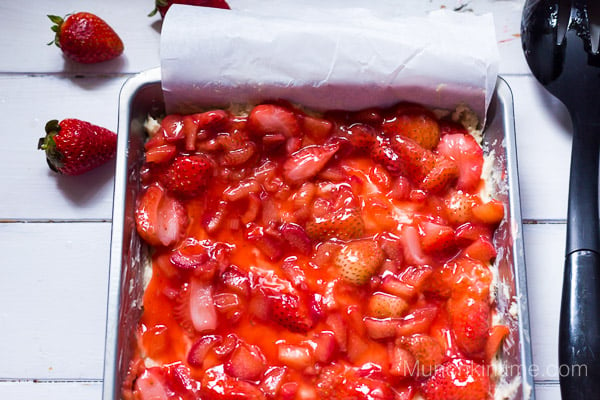 Scrumptious Strawberry Rhubarb Cake Recipe - www.munchkintime.com #dessertrecipe