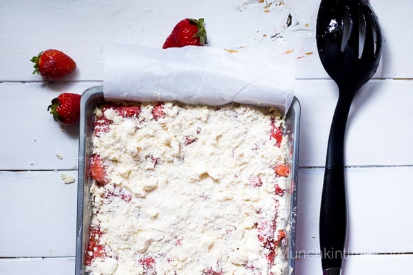 Scrumptious Strawberry Rhubarb Cake Recipe - www.munchkintime.com #dessertrecipe