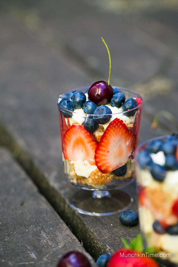 Celebrate 4th of July with this beyond delicious no bake Angel Cake and Berry Trifle Recipe, you will be shocked of how good this summer #dessert is! By www.munchkintime.com