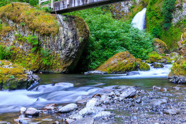 Hiking in Oregon Episode #2 - Wahclella Falls Trail by Columbia Gorge #wahclellafalls #columbiagorge #hikinginoregon www.munchkintime.com