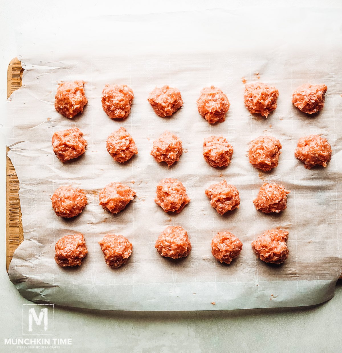 How to make chicken meatballs.