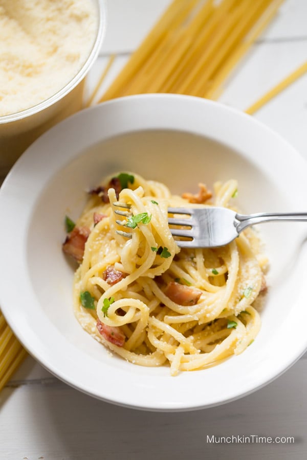 Pasta Carbonara Dinner Recipe from www.munchkintime.com