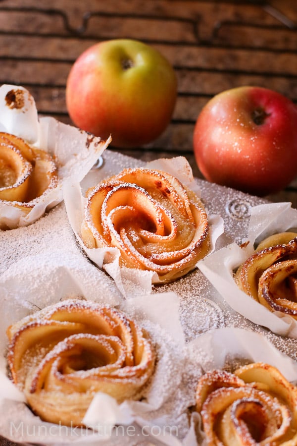 Apple Roses Dessert Recipe // www.munchkintime.com