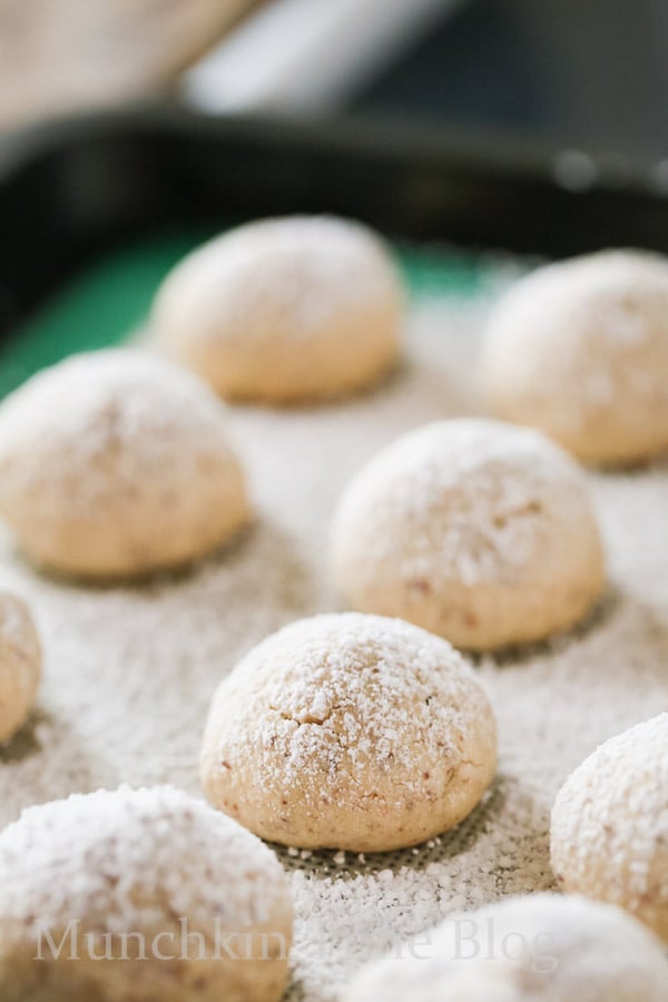 Hazelnut Cookies aka Russian Tea Cakes Recipe. These Hazelnut Cookies will melt in your mouth - www.munchkintime.com #russianteacakes #cookierecipe