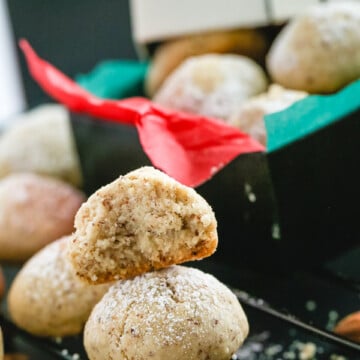 Hazelnut Cookies Recipe aka Russian Tea Cakes These Hazelnut Cookies will melt in your mouth