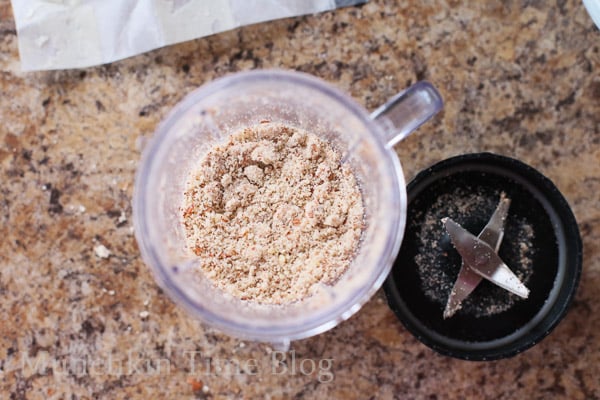 Hazelnut Cookies aka Russian Tea Cakes Recipe. These Hazelnut Cookies will melt in your mouth - www.munchkintime.com #russianteacakes #cookierecipe