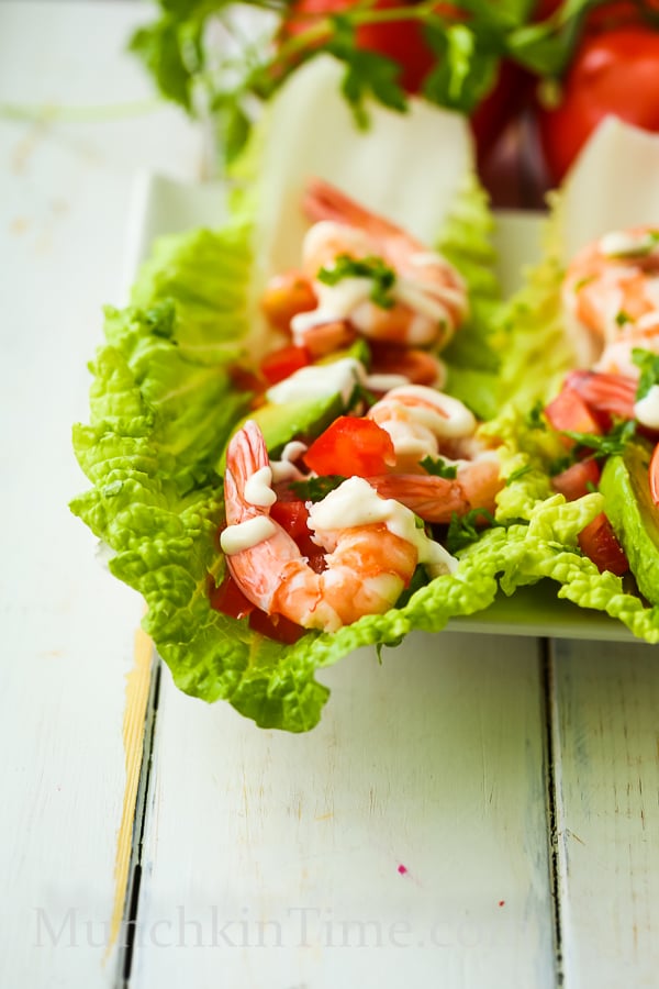 Healthy and delicious Shrimp Lettuce Wraps Recipe - made of Napa cabbage, avocado, tomato, parsey, lemon, pine nuts, mayo, and shrimp. Super delicious and perfect for healthy lunch ideas. #shrimprecipe #healthylunchideas