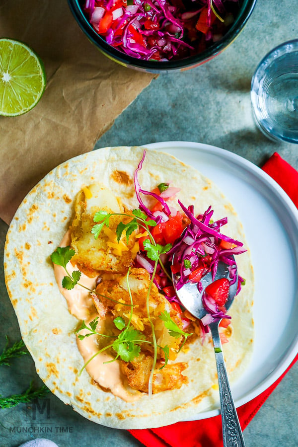 Beer Battered Baja Fish Tacos Recipe easy and so delicious! #tacotuesday #bajafishtocasrecipe