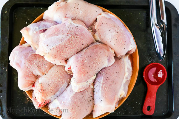 Caramelized Rosemary Chicken Thighs Recipe - delicious dinner ready in just 30-minutes -- http---www.munchkintime.com- #30minutemeal #rosemarychickenrecipe