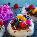 Blueberry Peach Nutella Pavlova Recipe - melt in your mouth dessert! #pavlovarecipe