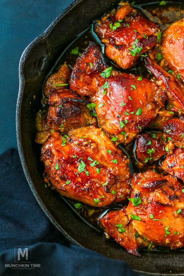 Chicken Thighs Recipe - tender and delicious honey soy chicken thighs. Super easy to make, finger licking dinner made ahead of time. // www.munchkintime.com