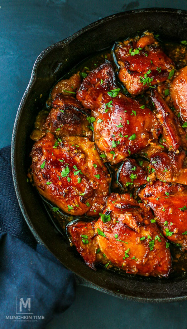 Chicken Thighs Recipe - tender and delicious honey soy chicken thighs. Super easy to make, finger licking dinner made ahead of time. // www.munchkintime.com