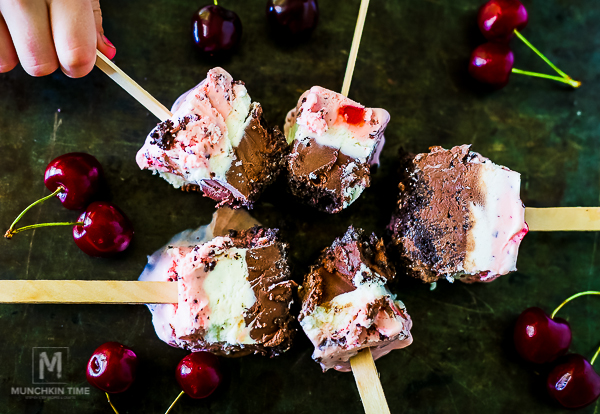 Oreo Ice Cream Cake Pops Recipe - Made of Oreo cookies, cherry, vanilla and chocolate ice cream. So good!