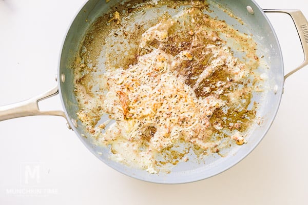 Creamy Chicken Pasta with Broccoli and Bacon Crumbs - Video Inside