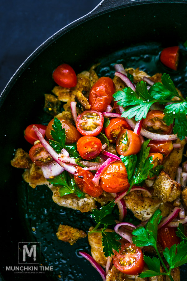 Chicken Tomato Panzanella - delicious chicken meal with an extra kick! It is so Good!!!