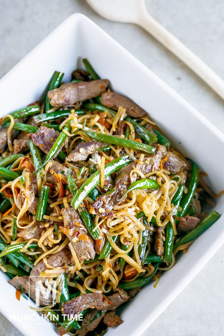 30 Minute Gluten-Free Beef Lo Mein Recipe (Video Inside) - Munchkintime.com