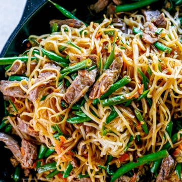 30 Minute Gluten-Free Beef Lo Mein Recipe (Video Inside) - Munchkintime.com