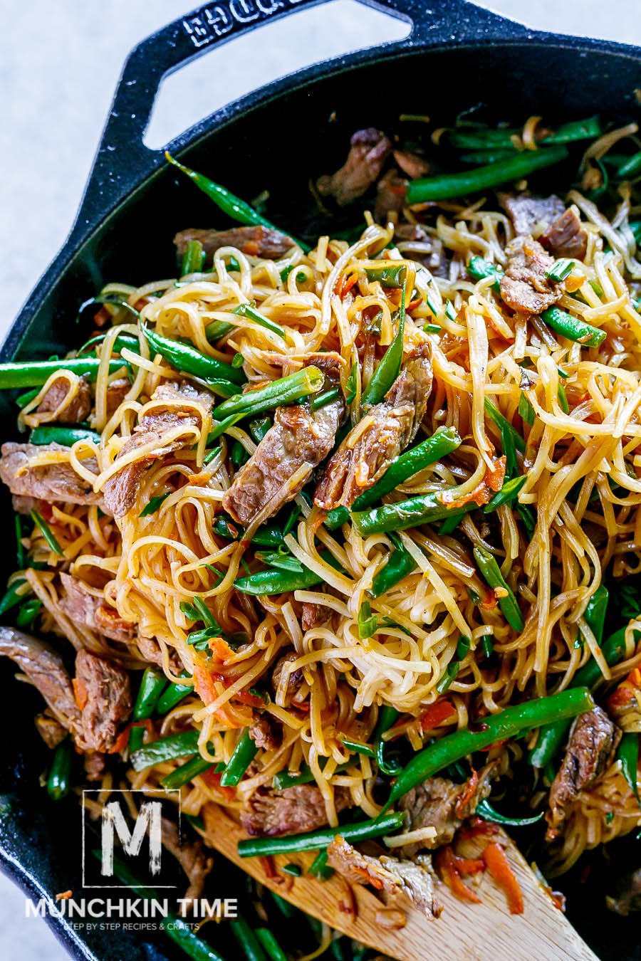 30 Minute Gluten-Free Beef Lo Mein Recipe (Video Inside) - Munchkintime.com