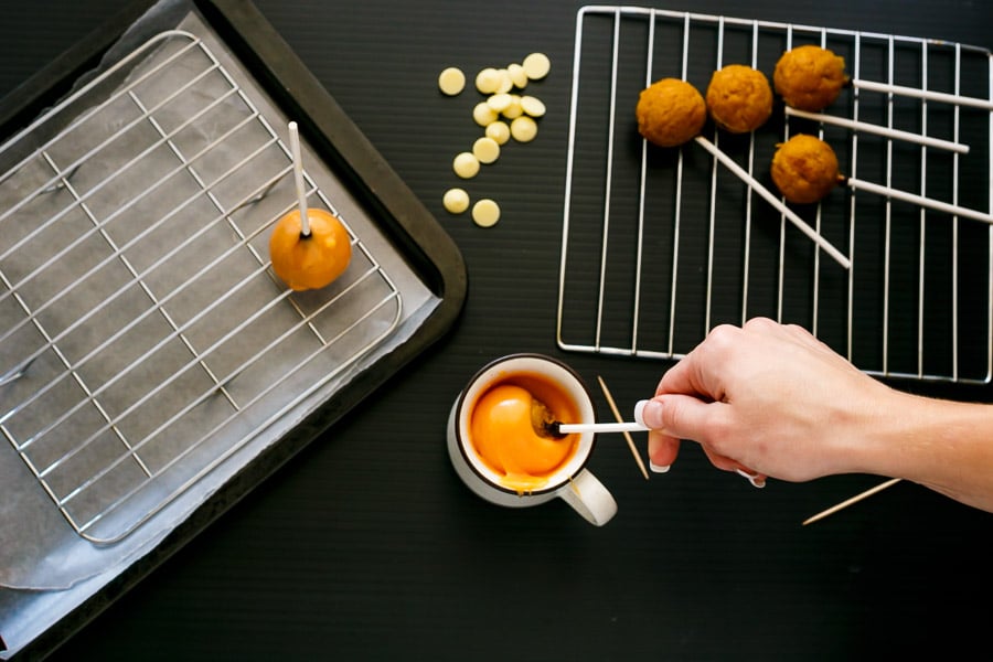 Hazelnut Pumpkin Cake Pops Recipe with step by step pictures and video. They are super easy to make and taste so delicious!