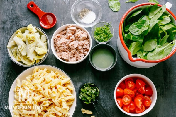 Delicious Tuna Spinach Artichoke Pasta Salad Recipe - Munchkin Time