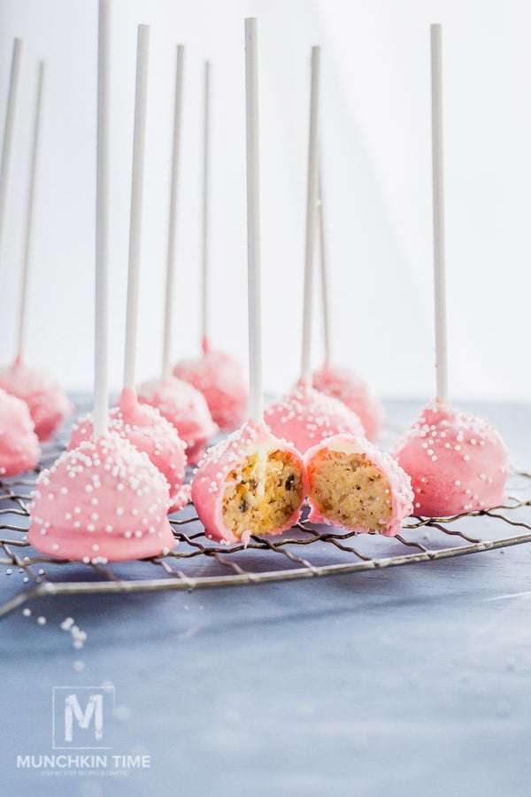 Nutty Dulce de Leche Easter Cake Pops Recipe March 2018 www.munchkintime.com 