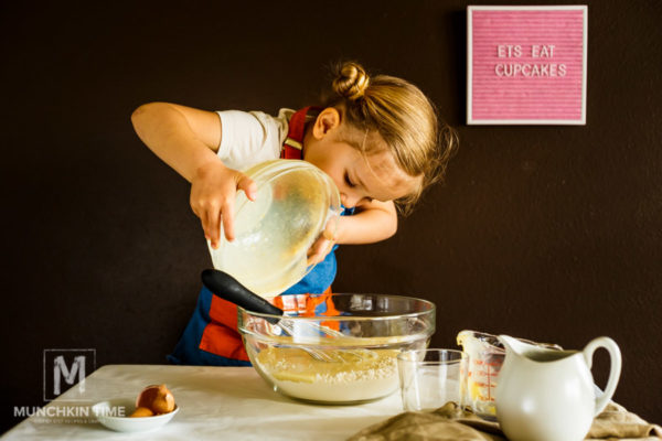 Mother’s Day Dessert – Vanilla Cupcake Basket www.munchkintime.com