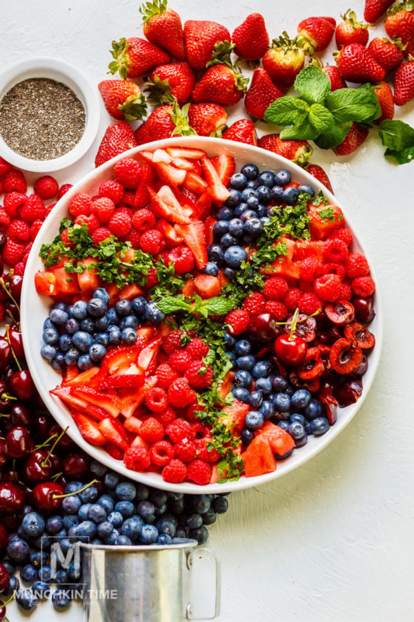 Refreshing Watermelon Salad Recipe - it is so good! #watermelonsalad #fruitsalad #strawberrysalad #blueberry #cherryrecipe