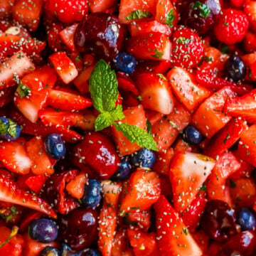 Refreshing Watermelon Salad Recipe - it is so good! #watermelonsalad #fruitsalad #strawberrysalad #blueberry #cherryrecipe