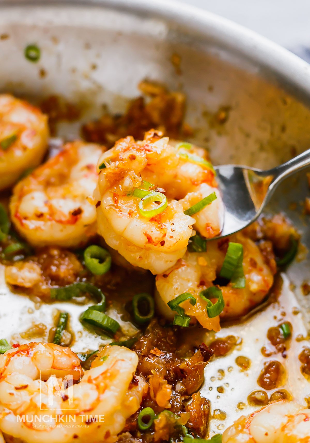 Super Quick & Easy Shrimp Recipe made in just 10 minutes are here to please your seafood cravings.