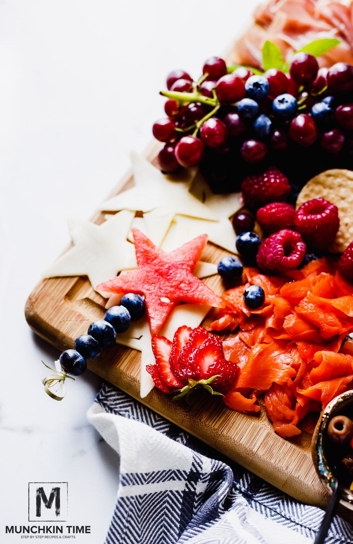 How to Make a Cheese Platter - Memorial Day Recipe