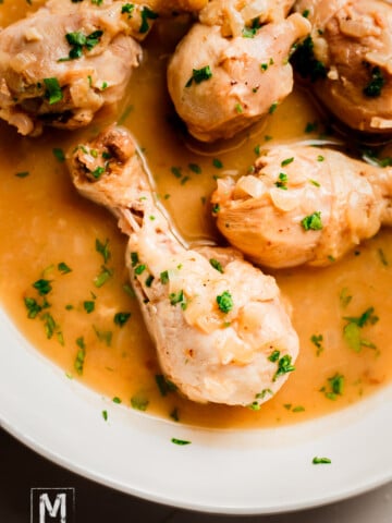 Delicious chicken drumsticks in instant pot recipe.