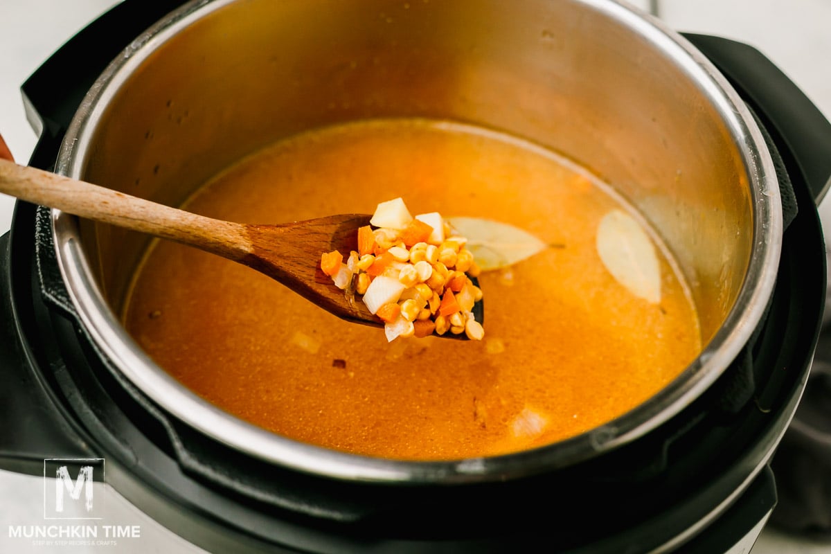 Split pea soup in instant pot.