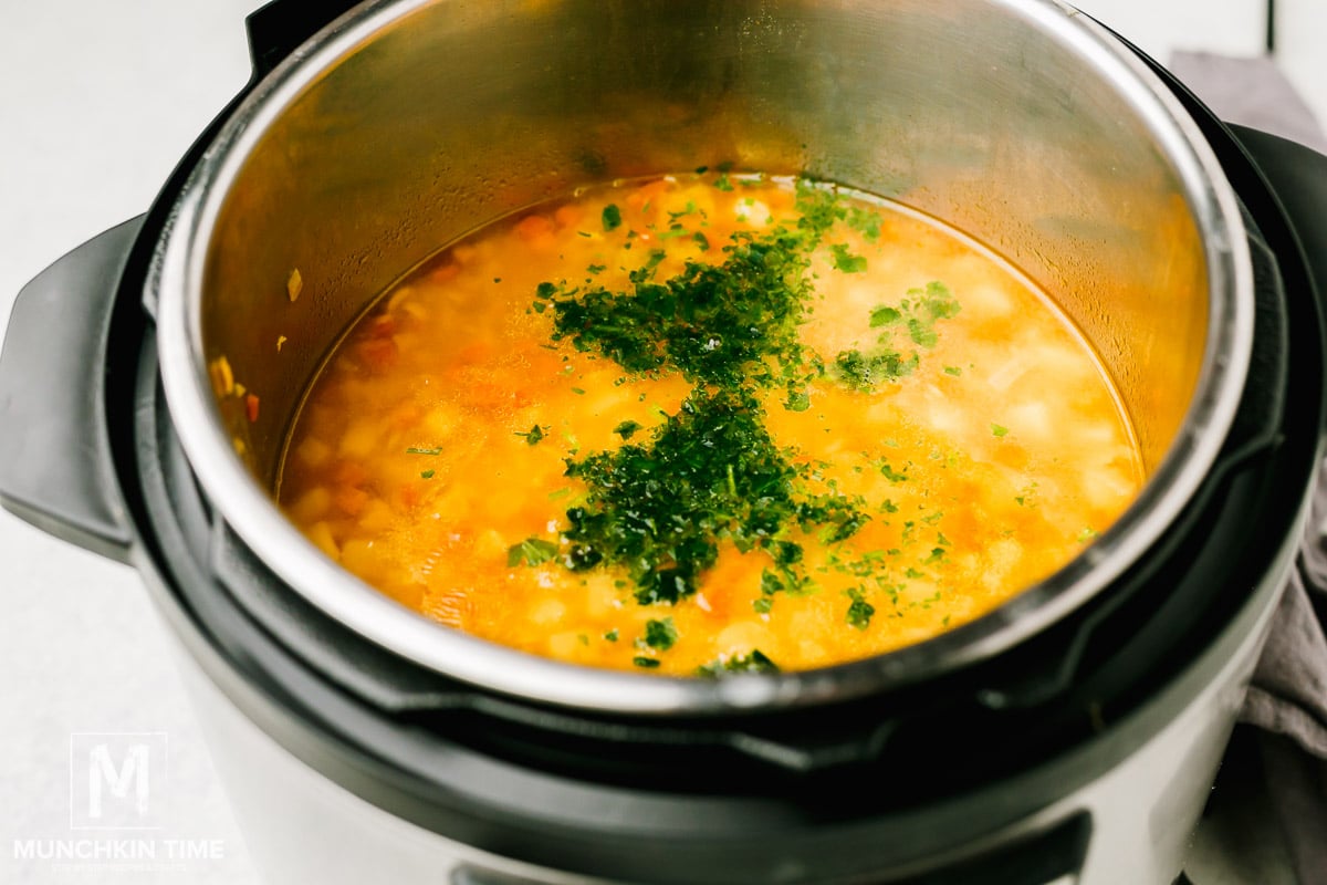 Split pea soup in instant pot.