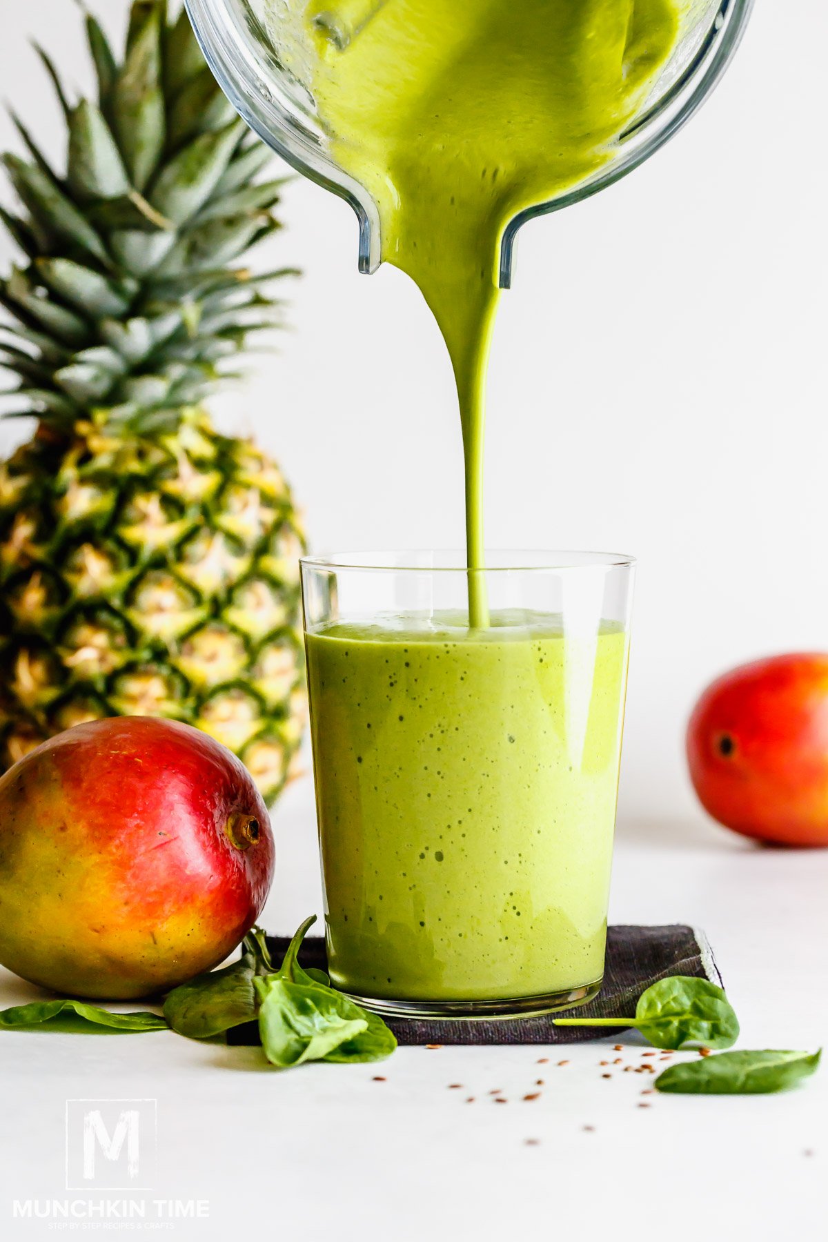 Delicious Glowing Green Smoothie - Munchkin Time