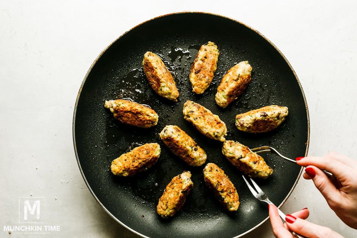 Cook chicken mushroom sausages for about 10 minutes. 