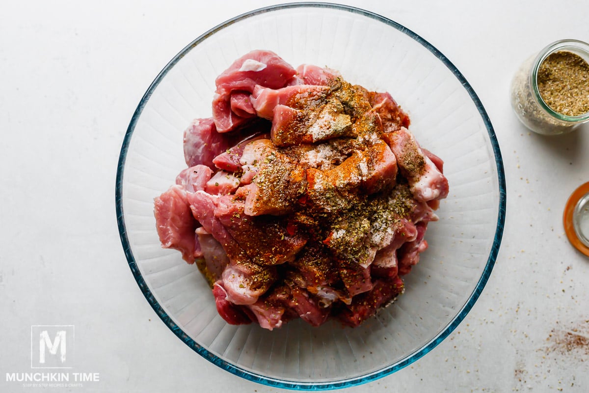 How to braise pork, seasoned pork with meat seasoning.