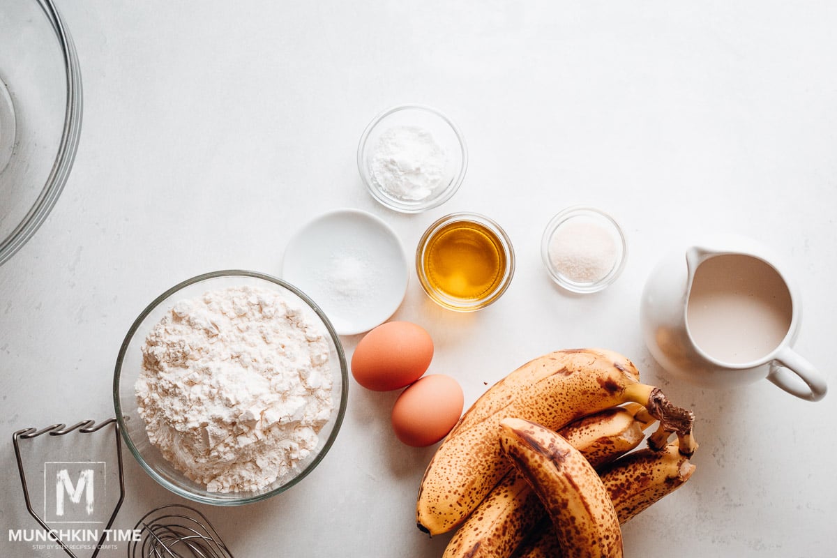 Banana pancakes ingredients.