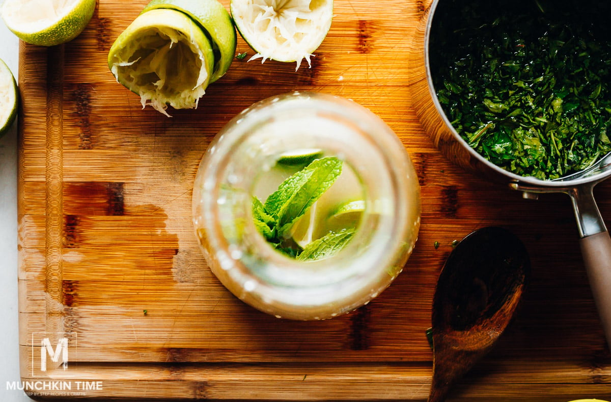 How to make mojito from scratch.